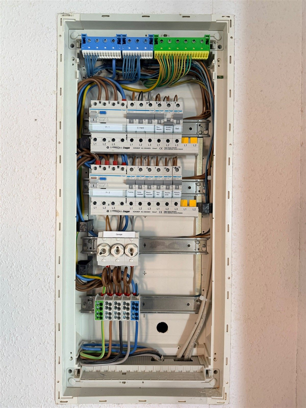 Elektroinstallation in einem Geb&auml;ude in Ederm&uuml;nde